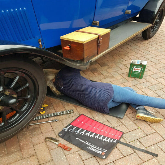 Mechanics Work Mat. Lite Weight 500mm X 32mm Thick. Waterproof Thermal.