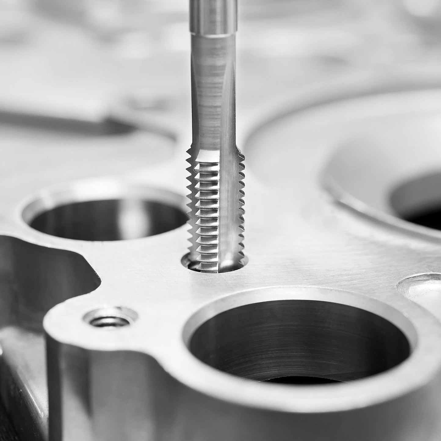 Tap And Die Set, 116-Piece Include Metric And SAE Size, Bearing Steel Taps And Dies, Essential Threading Tool For Cutting External Internal Threads, With Complete Accessories And Storage Case